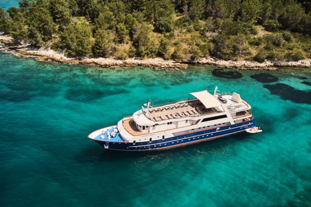 Lupus Mare power yacht - Imagen 3
