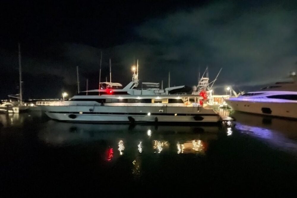 MEGAYACHT ILLUSION 110 FT - Imagen 9