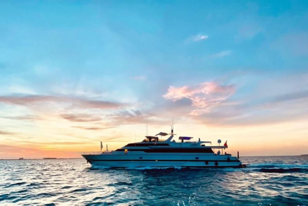 MEGAYACHT ILLUSION 110 FT - Imagen 7