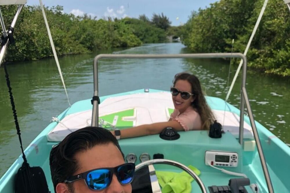 Private boat lake ride and Cancun bay sightseeing & Fishing - Imagen 7