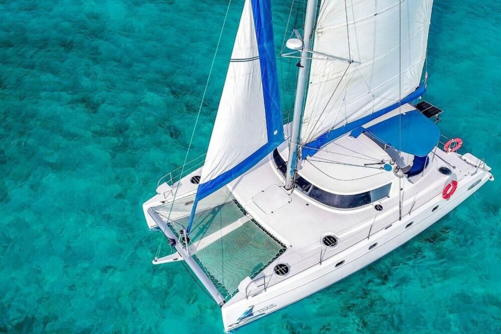 4 VENTS CATAMARAN 43 FT - Image 4