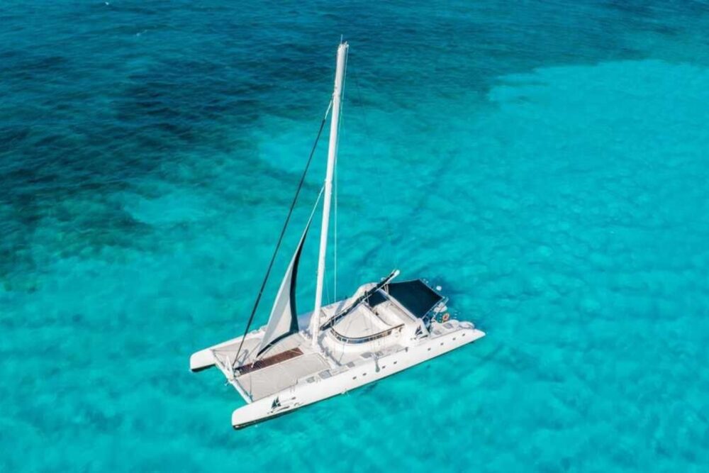 AMAZING CATAMARAN 82 FT - Image 2