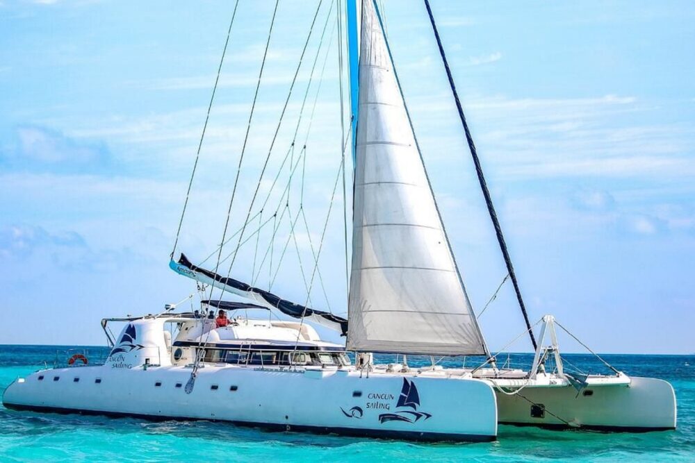 AMAZING CATAMARAN 82 FT