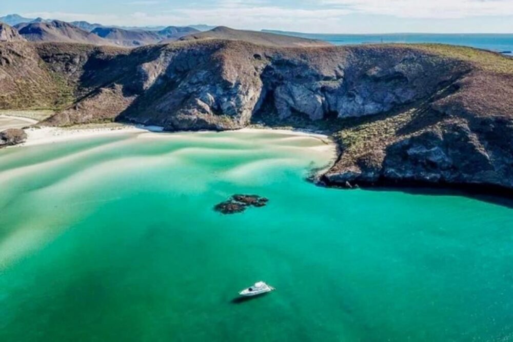 Luxury Yacht Cruises at an Affordable Price - Balandra Beach, Isla Espiritu San - Image 16