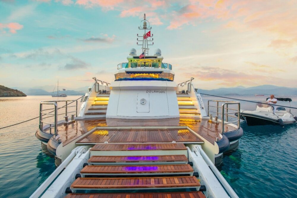 42 m, 6 cabin Mega yacht for charter in Turkey - Imagen 7