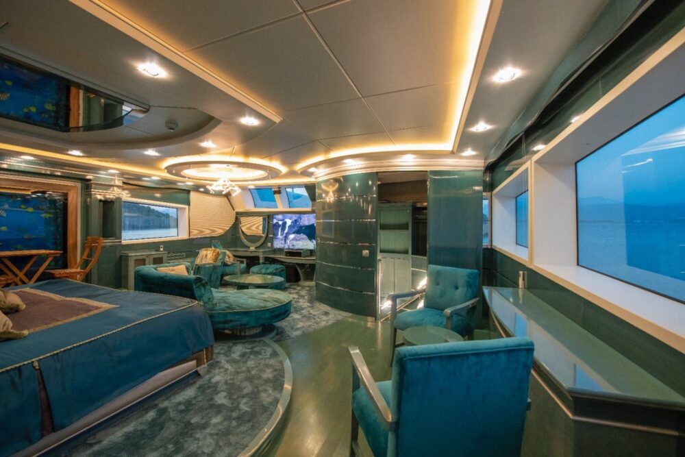 42 m, 6 cabin Mega yacht for charter in Turkey - Imagen 4