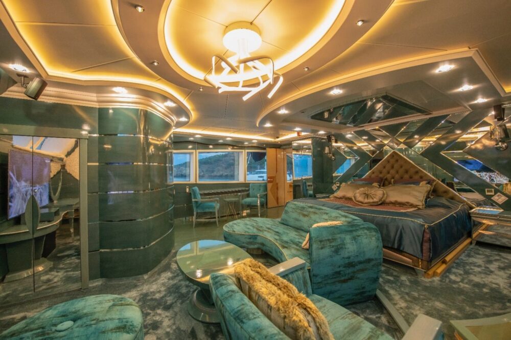 42 m, 6 cabin Mega yacht for charter in Turkey - Imagen 10