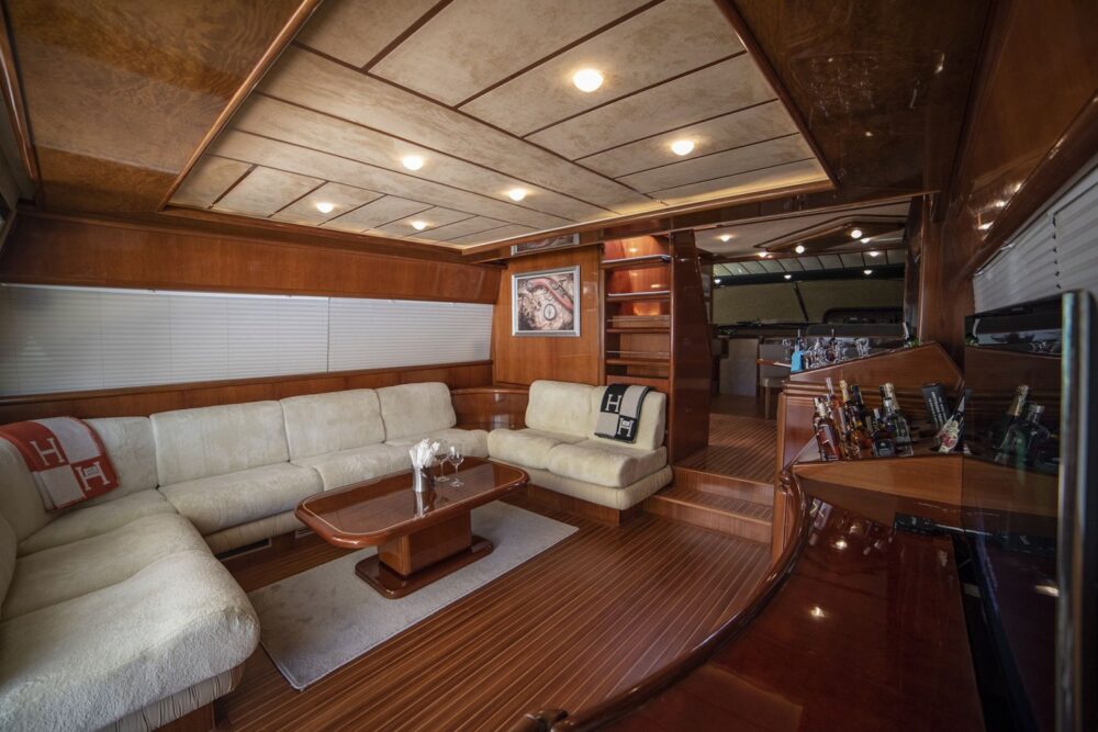 Luxury Ferretti Motor Yacht - Imagen 5