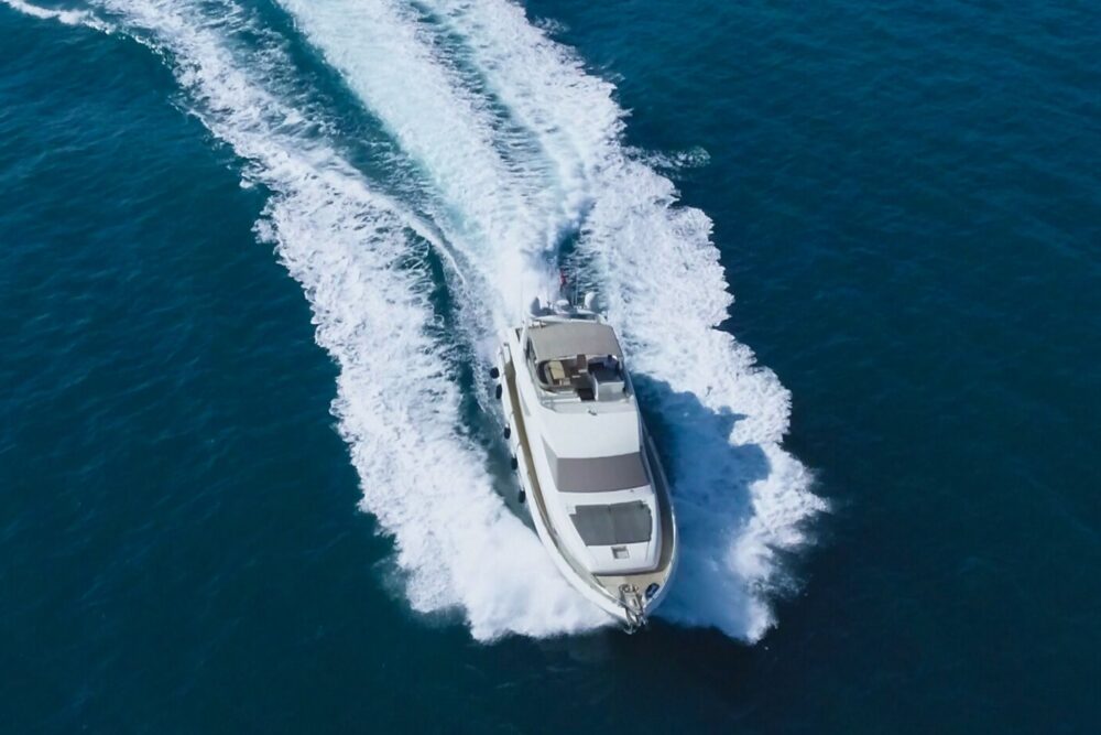 Luxury Ferretti Motor Yacht - Imagen 4