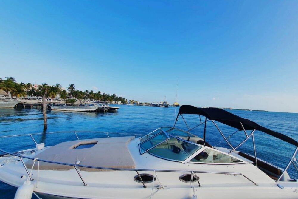 Sea Ray 28 tours to Isla Mujeres and in Cancun