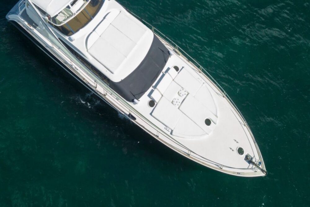 Exclusive Mega Yacht in Cancun to Isla mujeres - Imagen 4