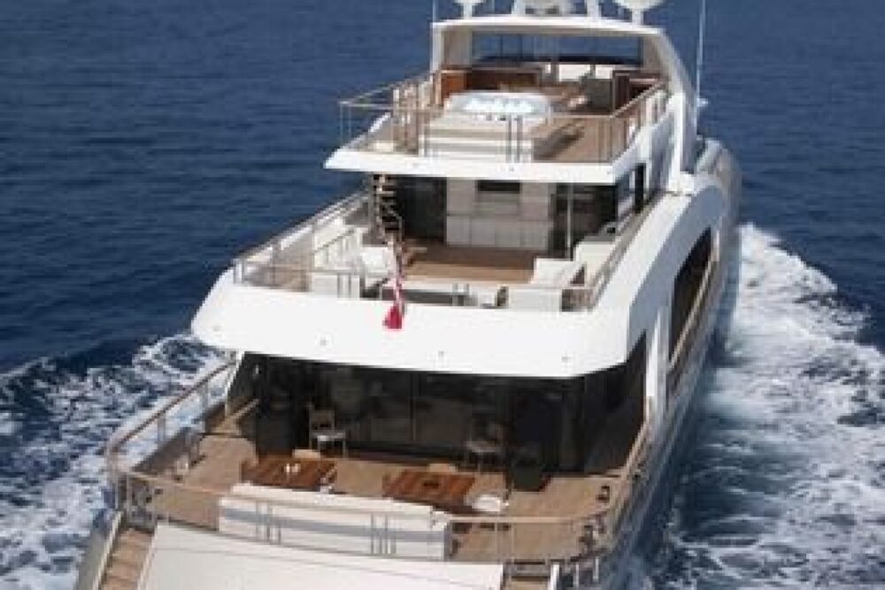 COUACH LUXURY EXPERIENCE IN CAYMAN ISLAND - Image 2
