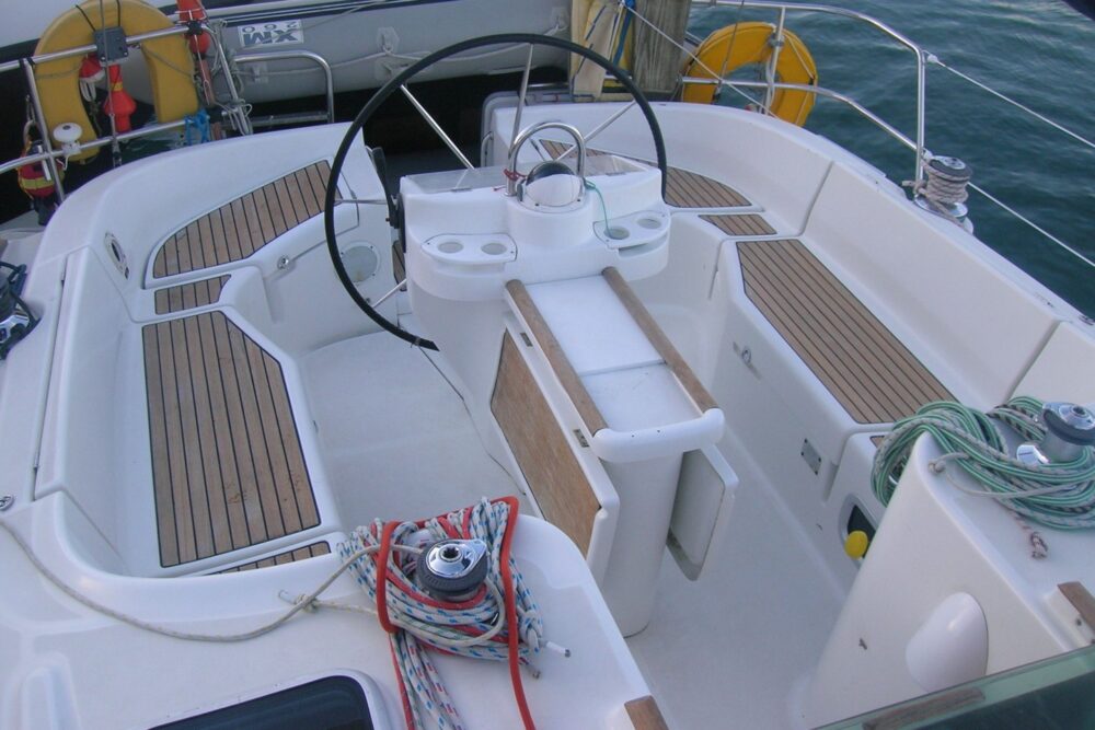 BENETEAU CELEBRATION 411 SAILING ADVENTURE IN IRELAND - Image 2