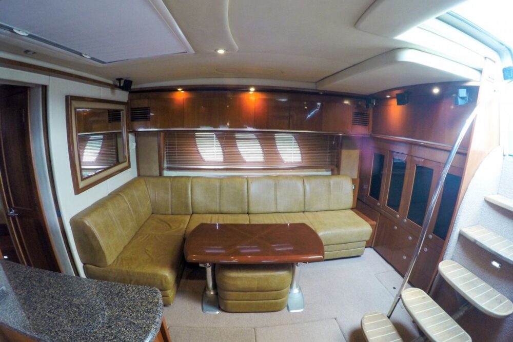Sundancer boat to rent at Playa Mujeres - Image 3