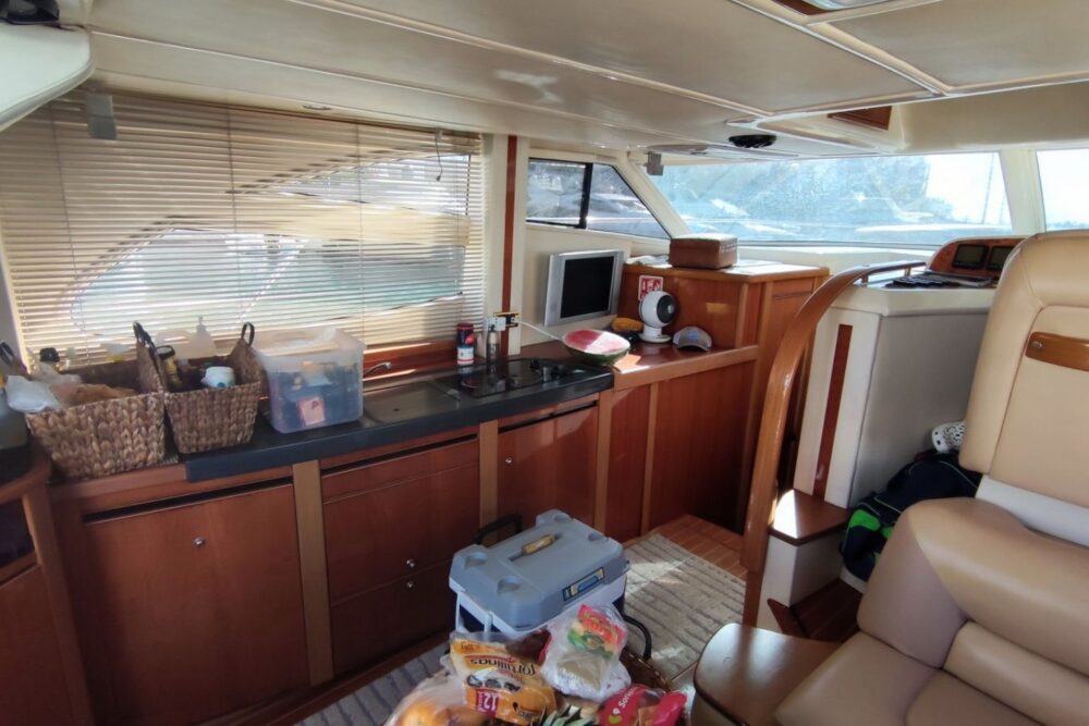 Family boat with Flybridge to visit Isla Mujeres - Image 5