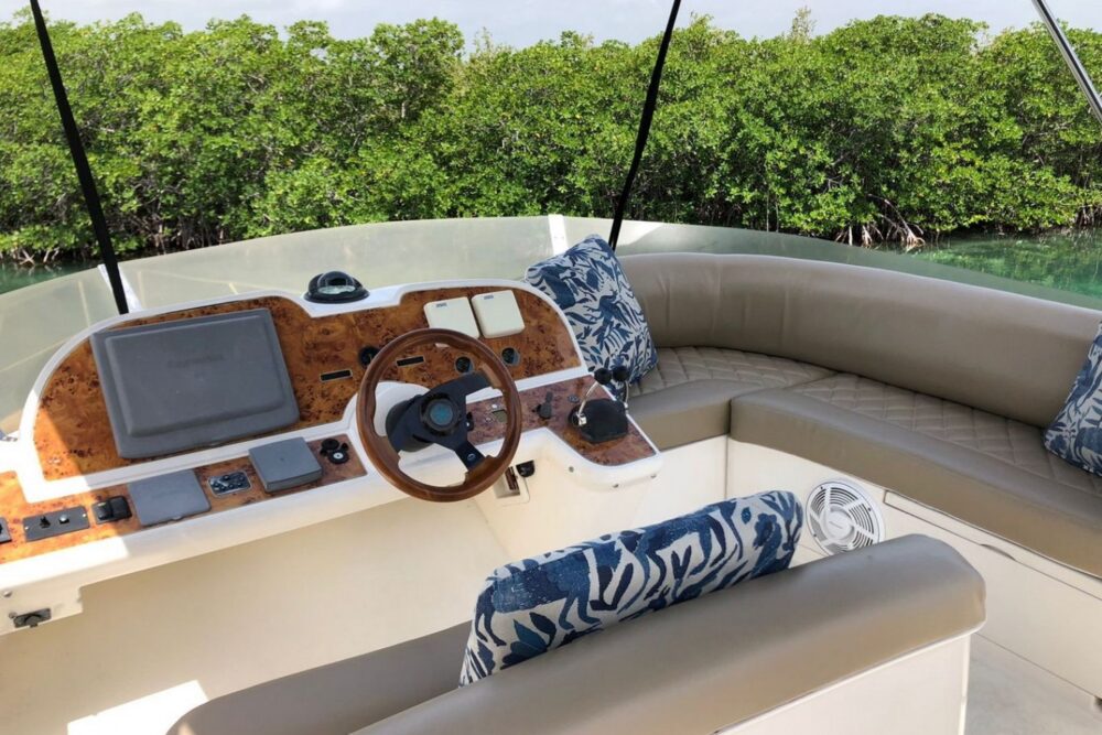 Family boat with Flybridge to visit Isla Mujeres - Image 2