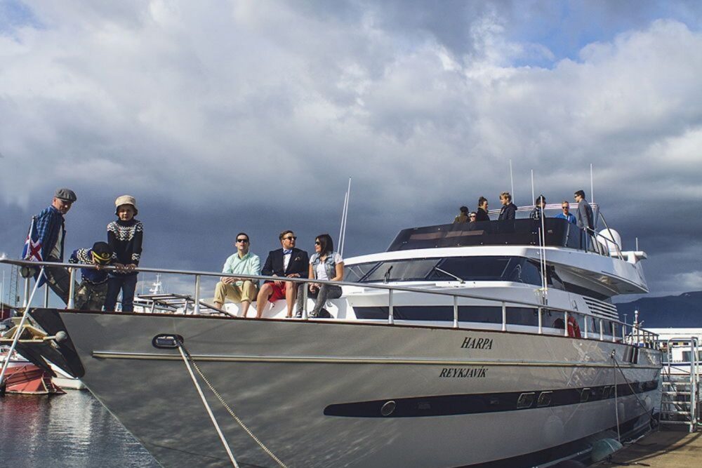 WHALE WATCHING YACHT CRUISE IN ICELAND - Imagen 4