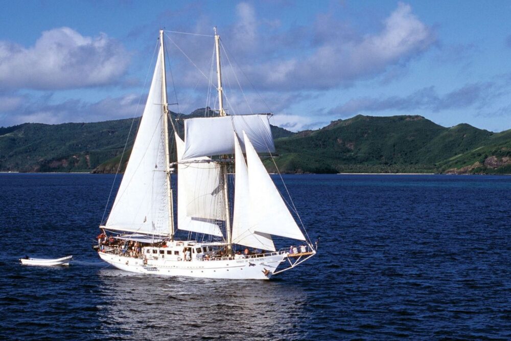 CRUISE THE FIJI ISLANDS BY TALL SHIP - Image 5