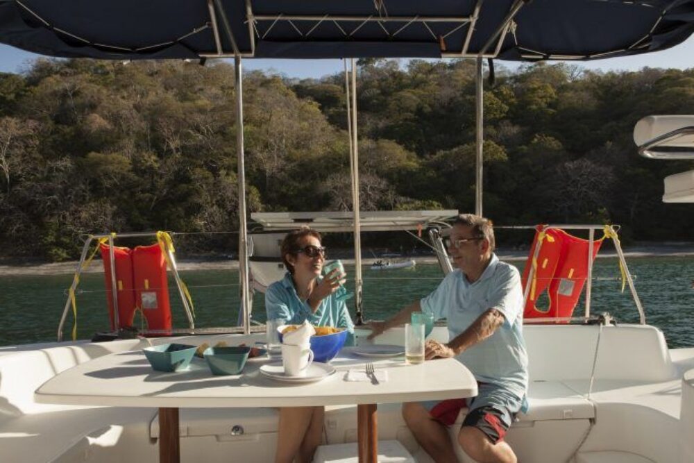 PRIVATE CATAMARAN IN GUANACASTE - Imagen 2