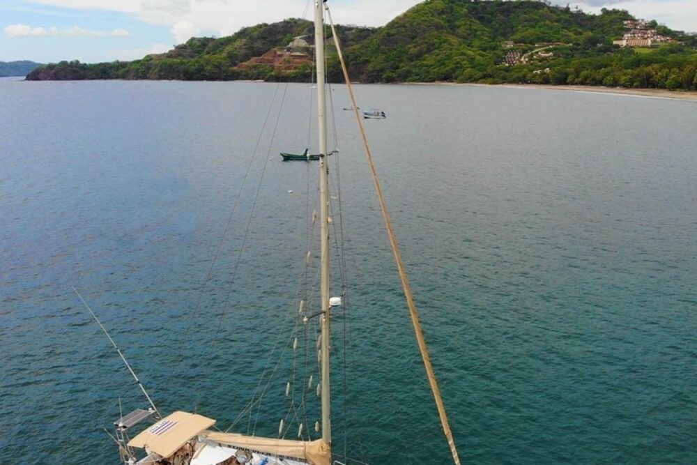 CLASSIC SAILING BOAT IN GUANACASTE - Image 4