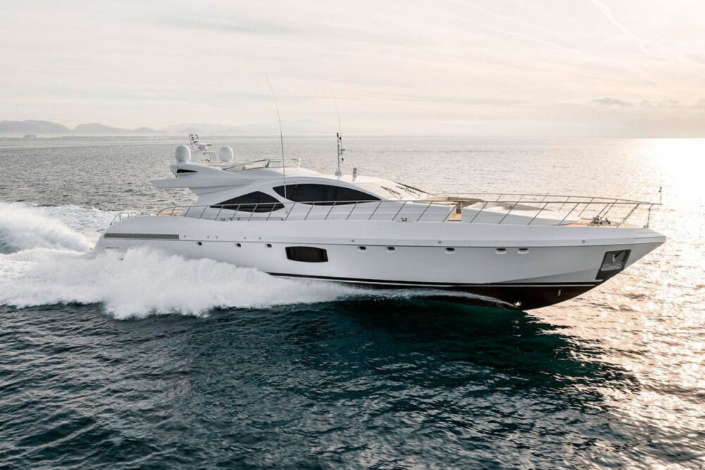 MANGUSTA 110 SPAIN LUXURY EXPERIENCE