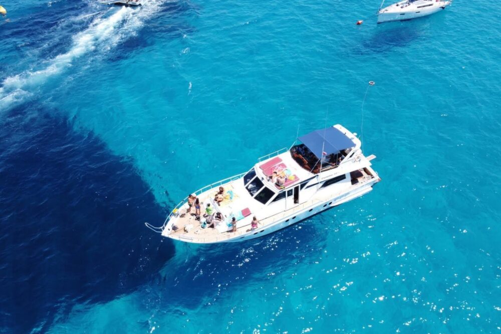 Favignana and Levanzo with yacht Floen , the best way to swimm and snorkle - Imagen 2
