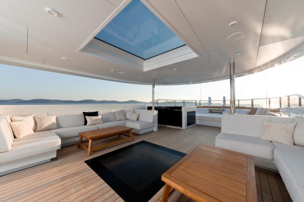 LUXURY YACHT IN MONACO - Imagen 11