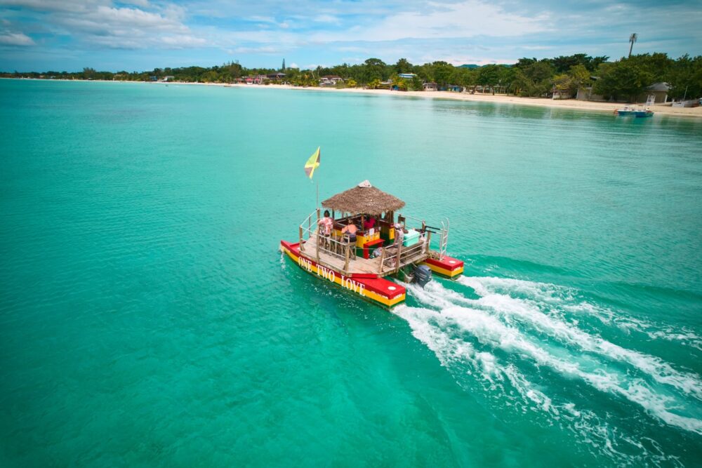 Tiki Pon Da Sea Jamaica Party Boat - Imagen 2