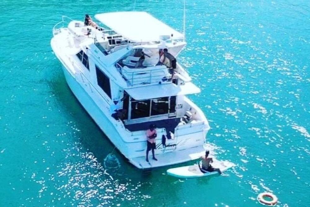53f private yacht charter, Manuel Antonio, Quepos, Costa Rica - Image 3