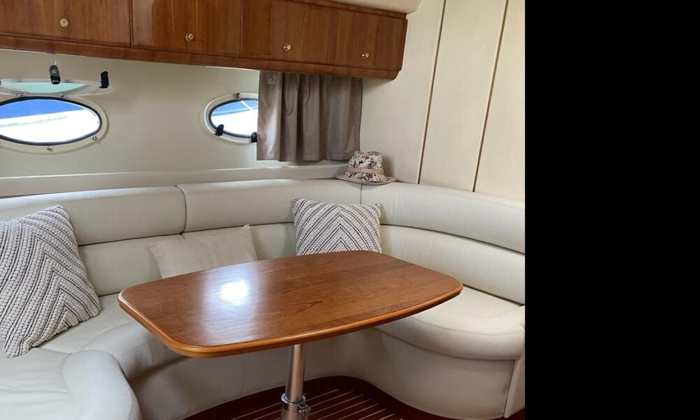 Luxury Princess V40 Motor Yacht Charter in Beaulieu-sur-Mer - French Riviera - Imagen 3