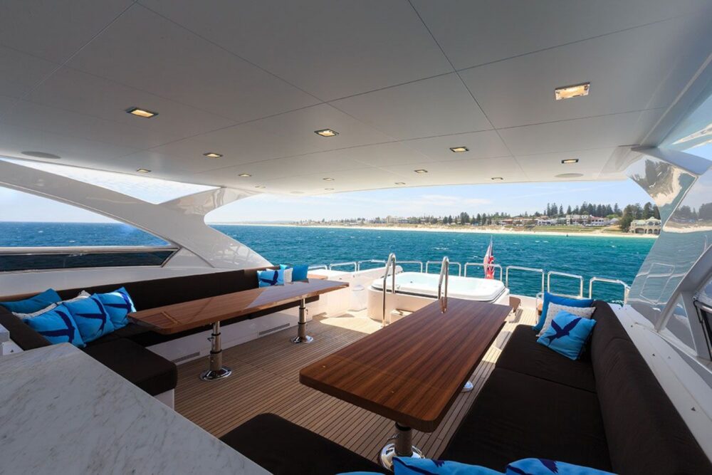 Motor Yacht Paradise is one of the finest yachts available for charter in Wester - Imagen 18