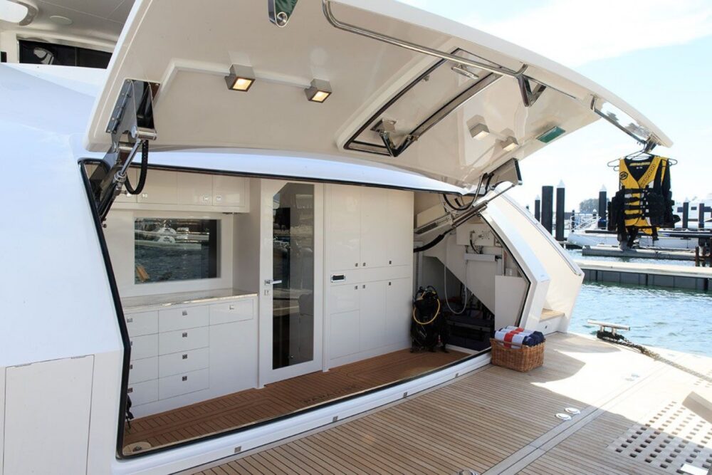 Motor Yacht Paradise is one of the finest yachts available for charter in Wester - Imagen 14