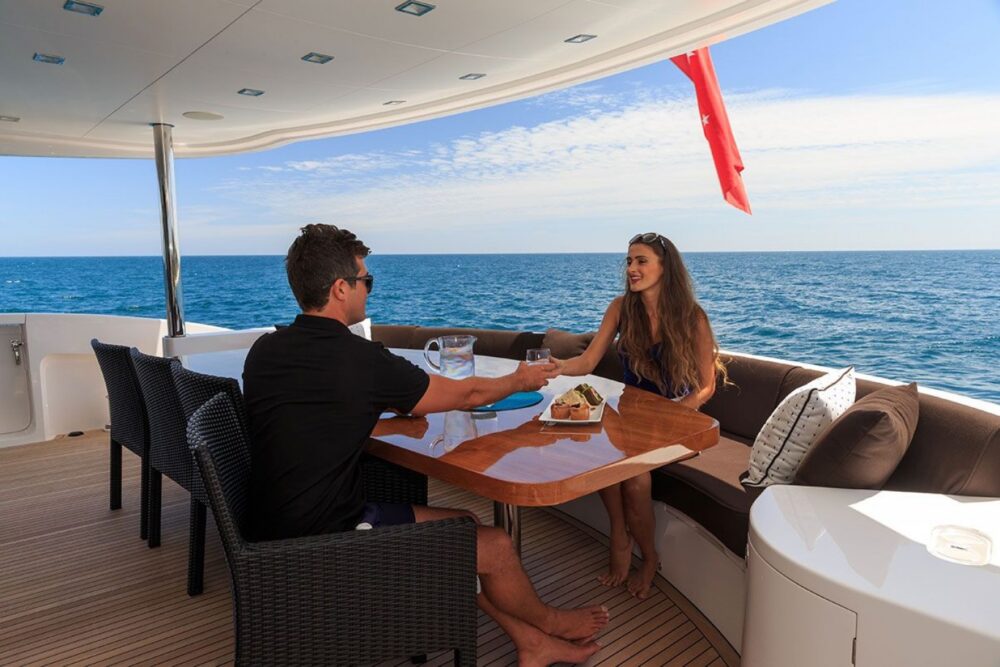 Motor Yacht Paradise is one of the finest yachts available for charter in Wester - Imagen 13