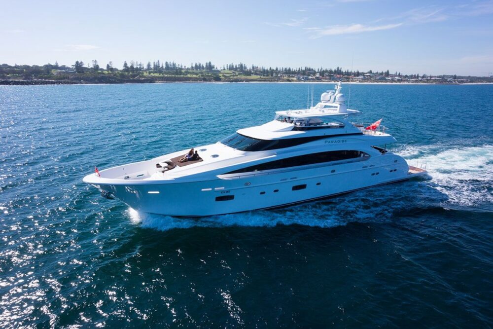 Motor Yacht Paradise is one of the finest yachts available for charter in Wester - Imagen 9