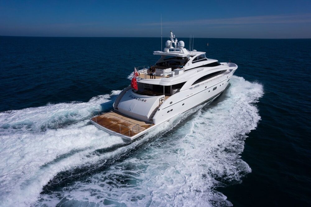 Motor Yacht Paradise is one of the finest yachts available for charter in Wester - Imagen 8