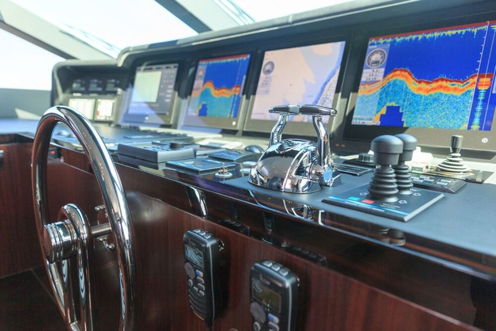 Motor Yacht Paradise is one of the finest yachts available for charter in Wester - Imagen 5