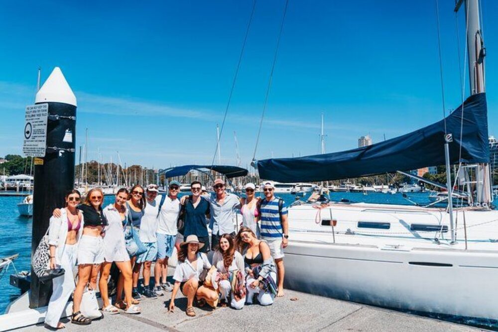 Set sail on a imported European built 12m. Beneteau sailing yacht. - Imagen 2