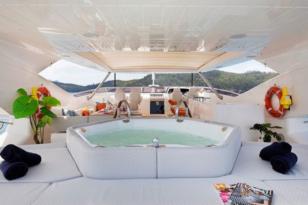 RASCAL is the sophisticated 35m Sunseeker Superyacht - Imagen 3