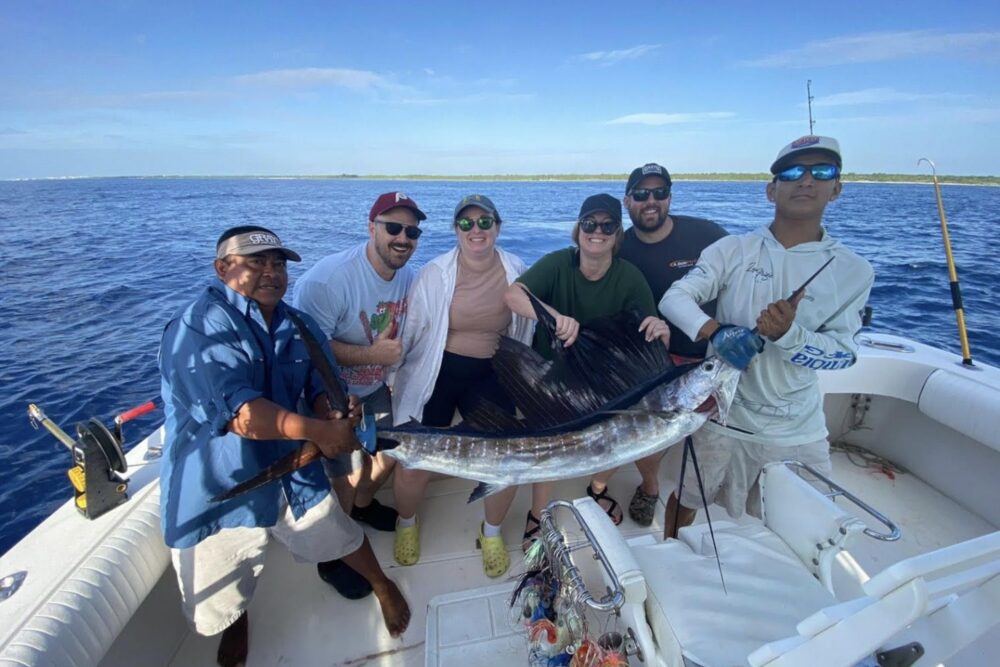 Your fishing adventure starts on a 38’ Bertram offshore sport fishing boat! - Imagen 5