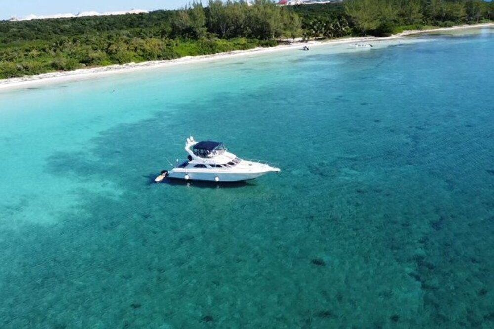 Hop aboard a private 47-foot (14-meter) yacht for this half-day snorkeling tour!
