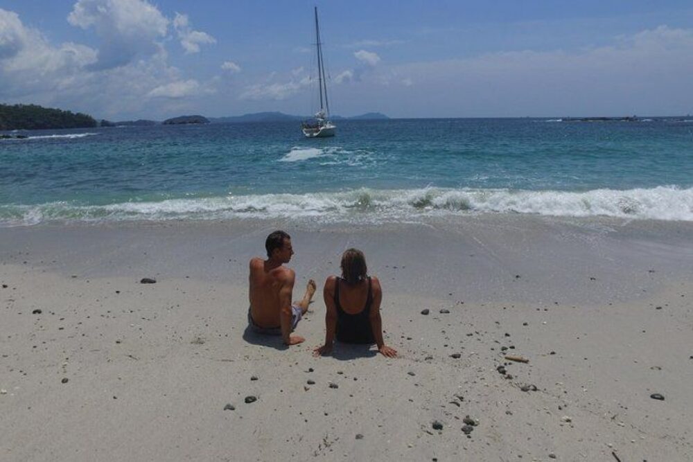 We love to sail and fortunately ​we live in a great bay to do that! - Imagen 10