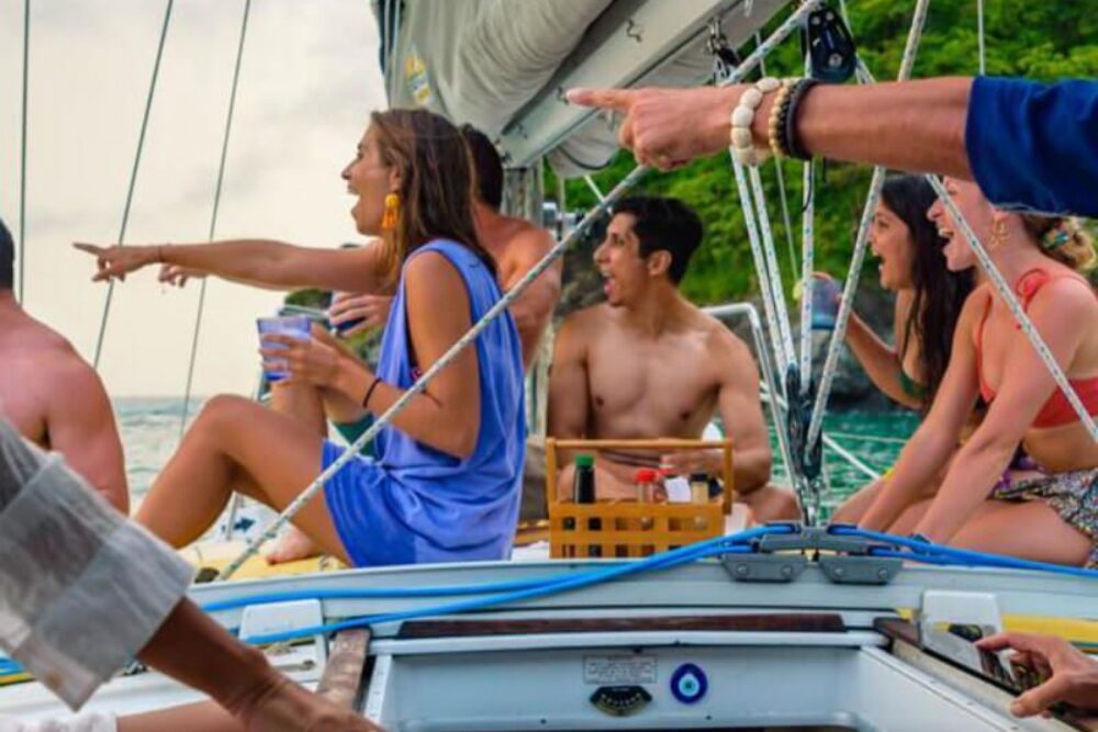 We love to sail and fortunately ​we live in a great bay to do that! - Imagen 2