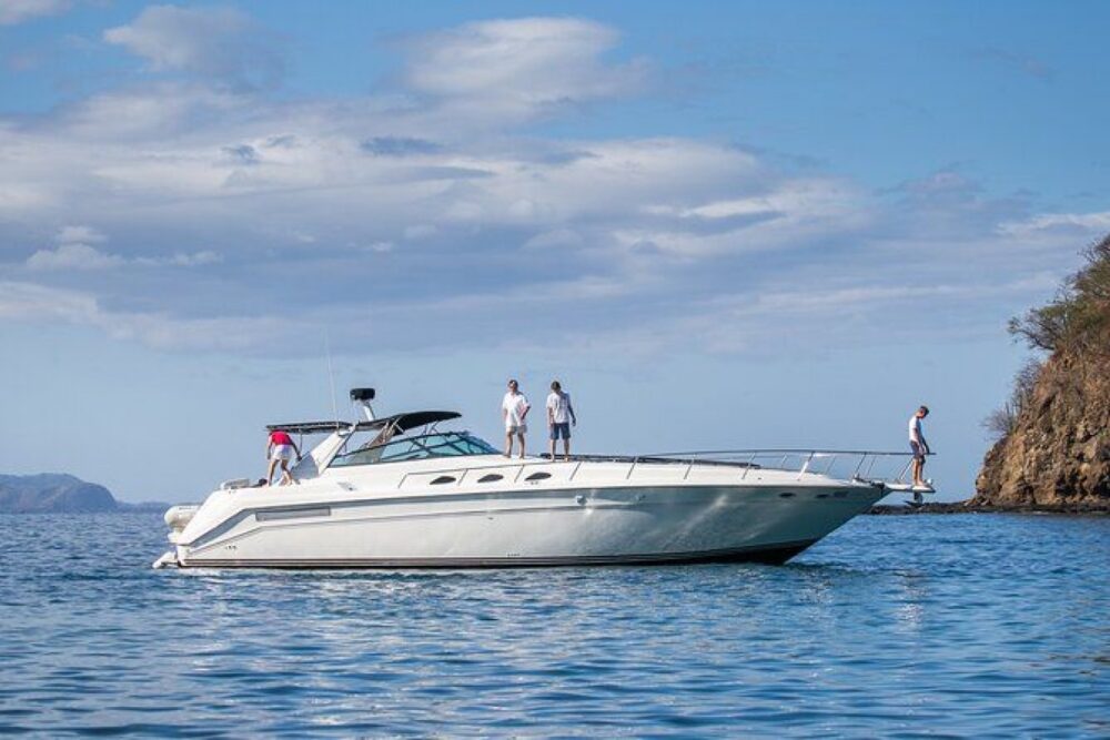 We are not intermediaries, we own some of the most luxurious charter boats! - Imagen 10