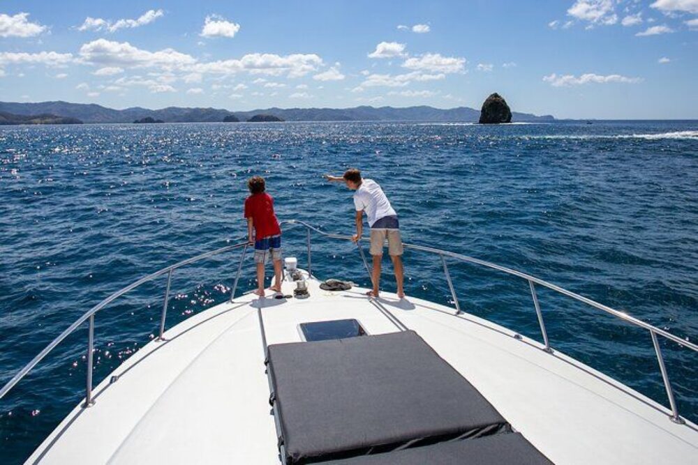 We are not intermediaries, we own some of the most luxurious charter boats! - Imagen 8