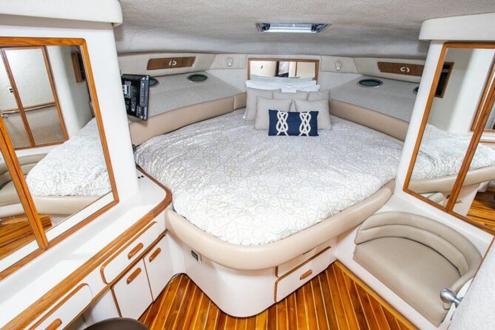 We are not intermediaries, we own some of the most luxurious charter boats! - Imagen 5