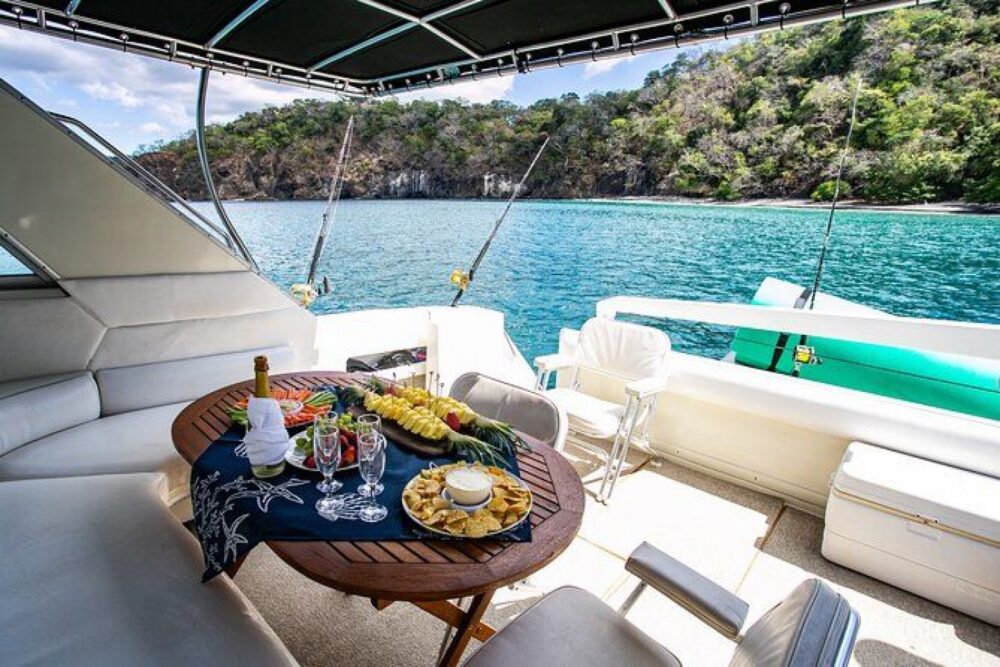 We are not intermediaries, we own some of the most luxurious charter boats! - Imagen 3