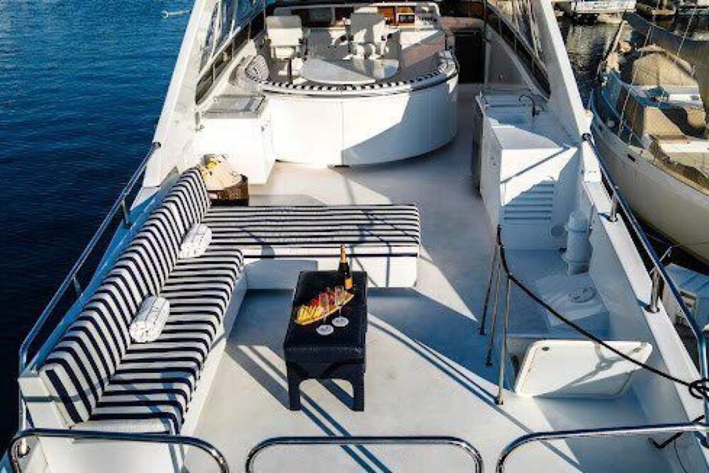 Our yacht is very comfortable and spacious with a luxury home feel - Imagen 20