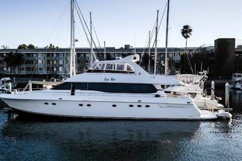 Our yacht is very comfortable and spacious with a luxury home feel - Imagen 18