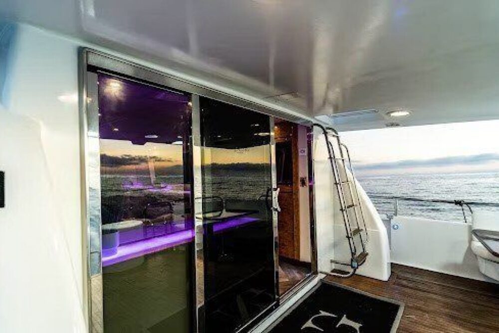 Our yacht is very comfortable and spacious with a luxury home feel - Imagen 16