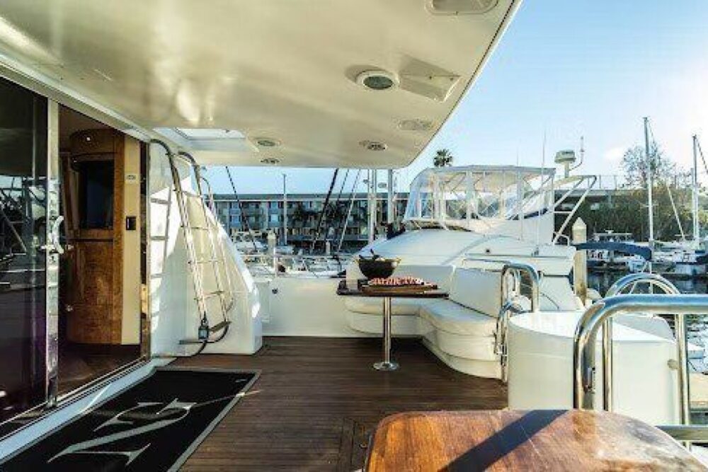 Our yacht is very comfortable and spacious with a luxury home feel - Imagen 10